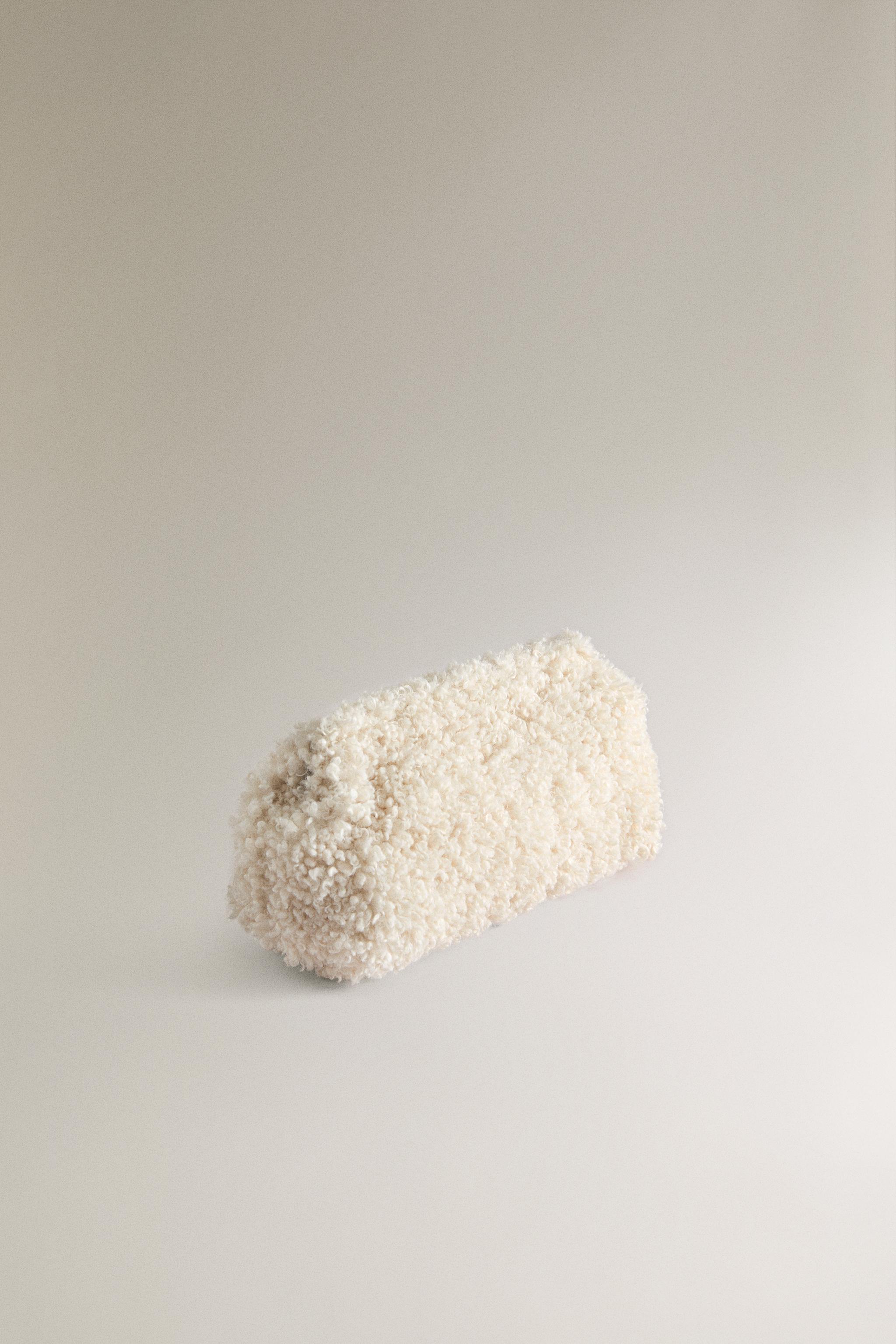 MEDIUM FAUX FUR MAKEUP BAG